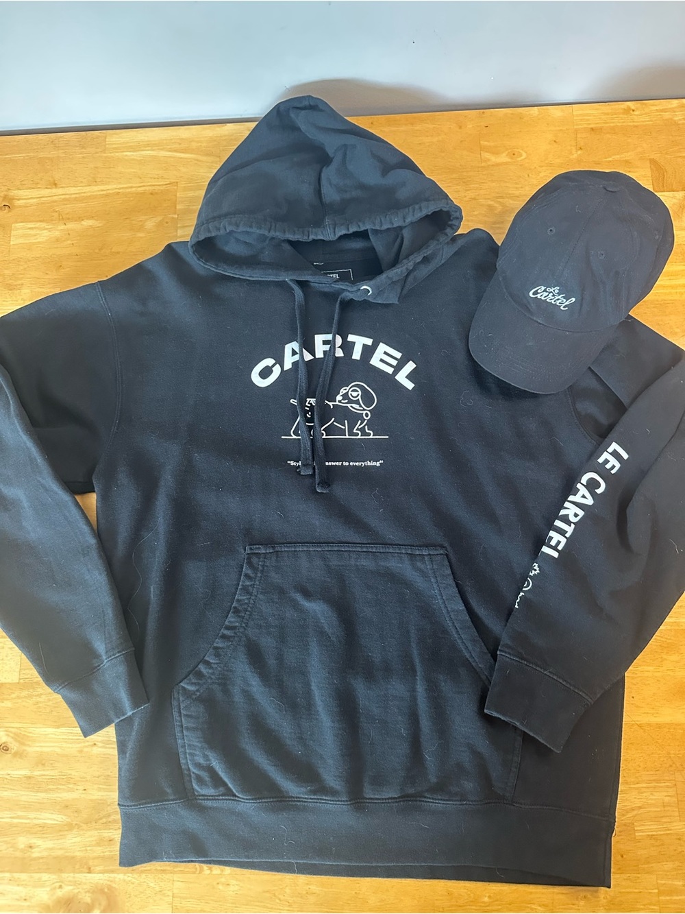 Le Cartel Clothing Black Graphic Hoodie & Matching Cap Set - Like New - Size L